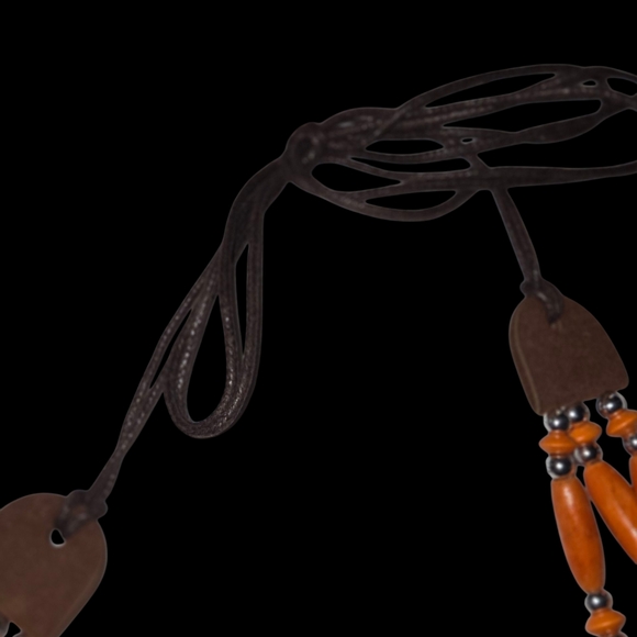 Elegant‎ Orange Beaded Necklace - Picture 3 of 3
